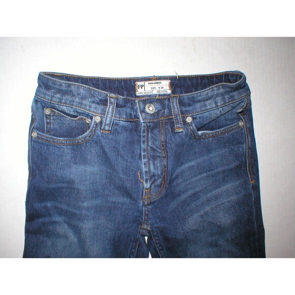 New Womens Free People Jeans 24 X 26 Crop Capri Dark Blue Urban Outfitters - Picture 2 of 5
